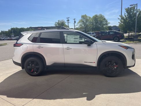 New 2026 Nissan Rogue SV AWD/4WD image 8