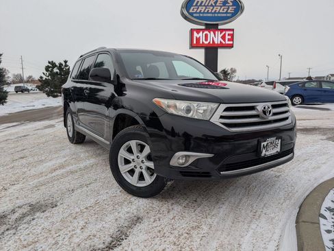 Used 2013 Toyota Highlander 4WD image 2