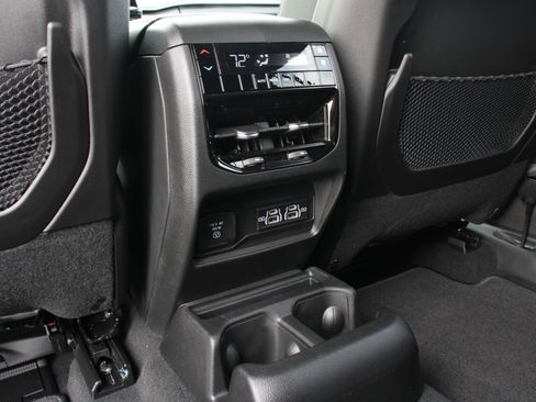 New 2025 Jeep Grand Cherokee L Laredo w/ Luxury Tech Group I image 22