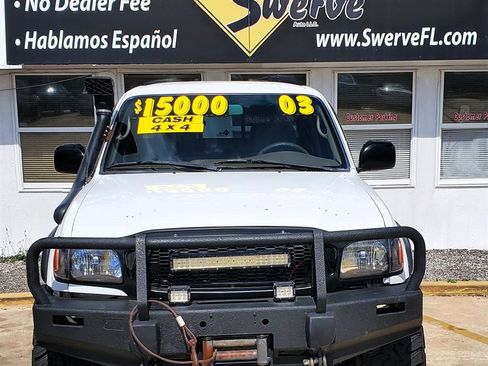 Used 2003 Toyota Tacoma w/ SR5 Package image 3