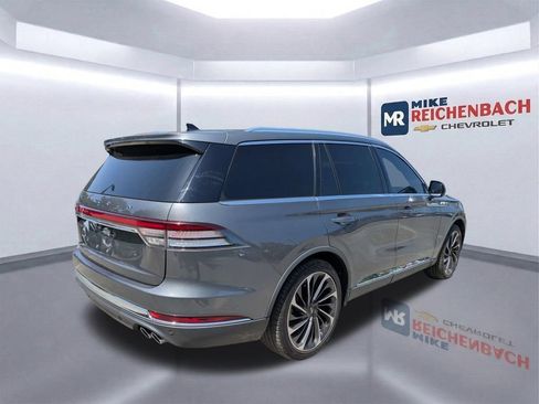 Used 2023 Lincoln Aviator Reserve w/ Equipment Group 201A RWD image 4