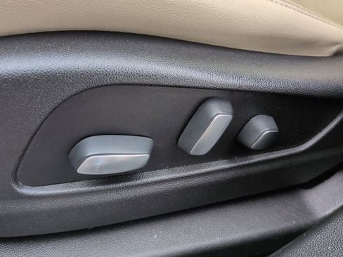 Used 2019 Cadillac XT5 Luxury image 17