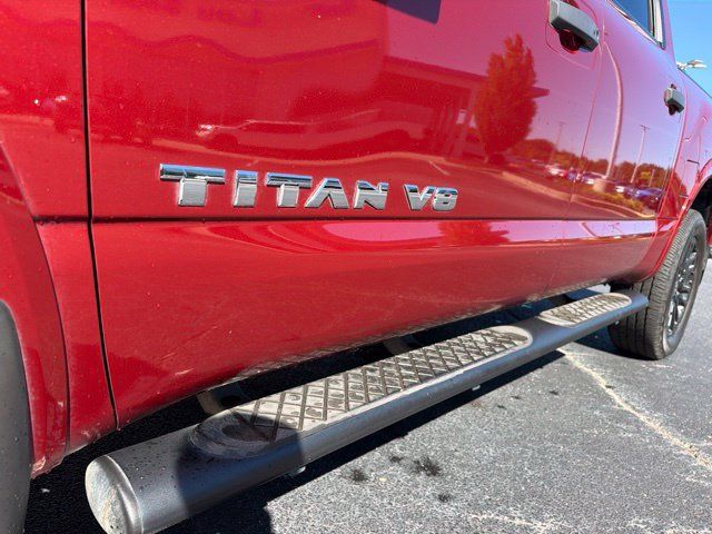 Used 2018 Nissan Titan PRO-4X w/ Pro-4x Convenience Package AWD/4WD image 11