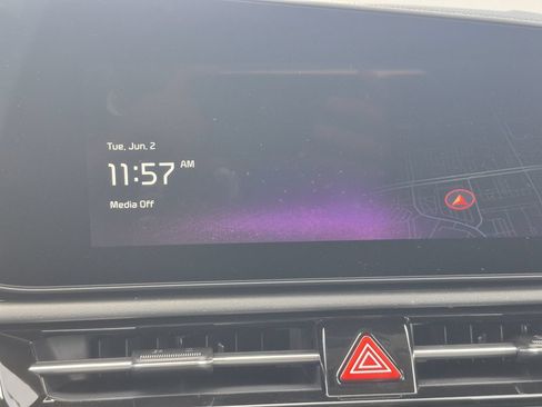 New 2026 Kia Niro Wave w/ Wave Preserve Package FWD image 21