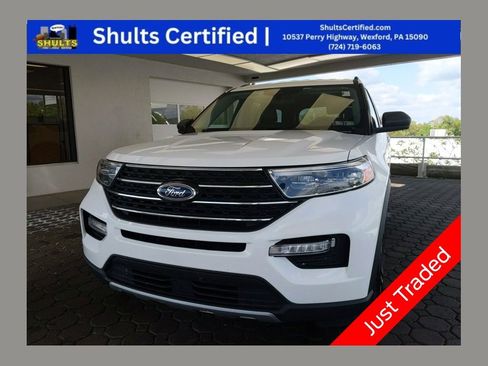 Certified 2022 Ford Explorer XLT w/ Equipment Group 202A AWD/4WD image 1