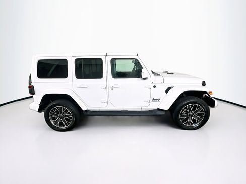 Used 2023 Jeep Wrangler Unlimited Sahara AWD/4WD image 10