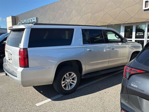 Used 2019 Chevrolet Suburban LT AWD/4WD image 9