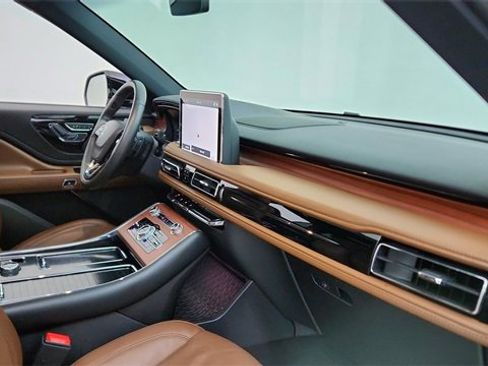 Used 2024 Lincoln Aviator Reserve w/ Equipment Group 201A image 20