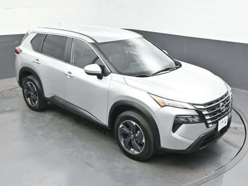 Certified 2024 Nissan Rogue SV AWD/4WD image 30
