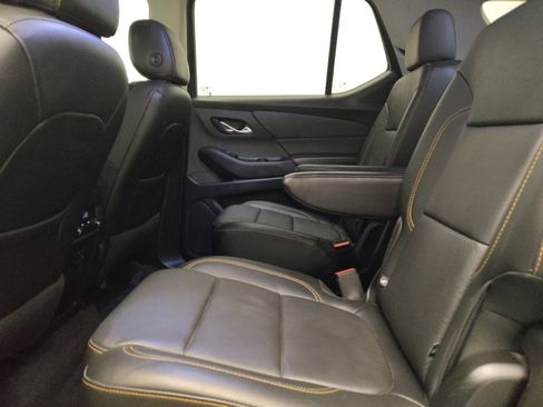 Used 2019 Chevrolet Traverse LT w/ LPO, Floor Liner Package FWD image 18