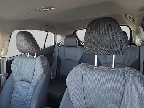 Used 2022 Subaru Crosstrek 2.0i image 10