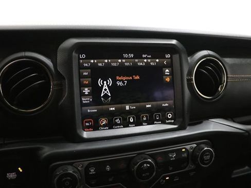 Used 2022 Jeep Wrangler Unlimited Sahara AWD/4WD image 26