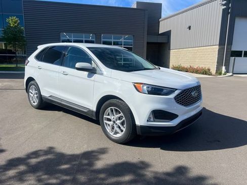 Used 2023 Ford Edge SEL w/ Convenience Package AWD/4WD image 3