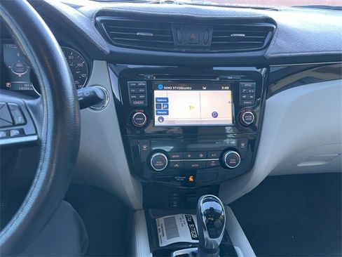 Used 2017 Nissan Rogue Sport SL w/ SL Premium Package image 5