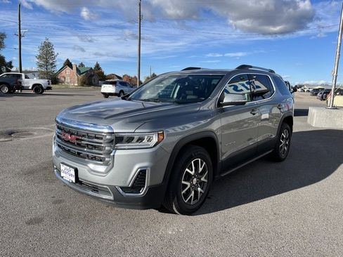 Used 2023 GMC Acadia SLE w/ Driver Convenience Package image 3