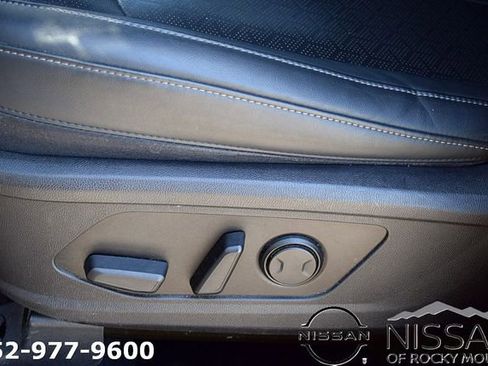 Used 2021 Kia Sorento S w/ Panoramic Sunroof Package AWD/4WD image 17