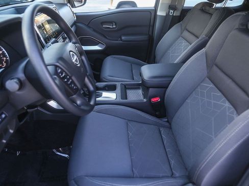 Used 2025 Nissan Frontier SV RWD image 16