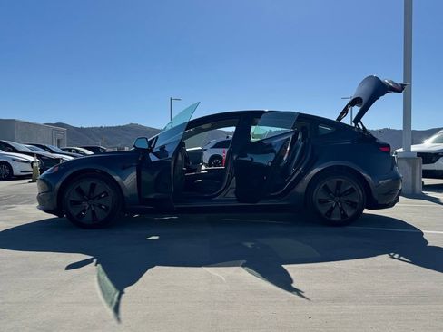 Used 2025 Tesla Model 3 RWD image 25