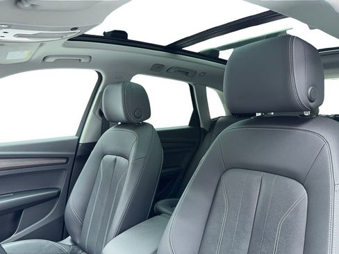 Used 2022 Audi Q5 2.0T Premium w/ Convenience Package image 38