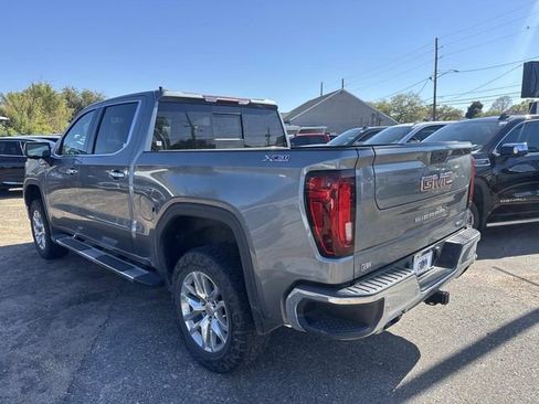 Used 2022 GMC Sierra 1500 SLT image 9