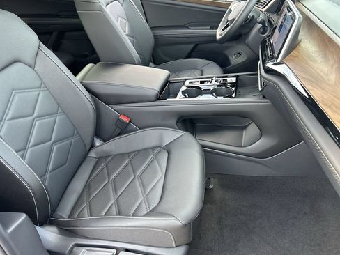 New 2026 Volkswagen Atlas SE FWD image 7