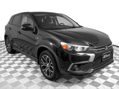 Used 2019 Mitsubishi Outlander Sport ES FWD image 2