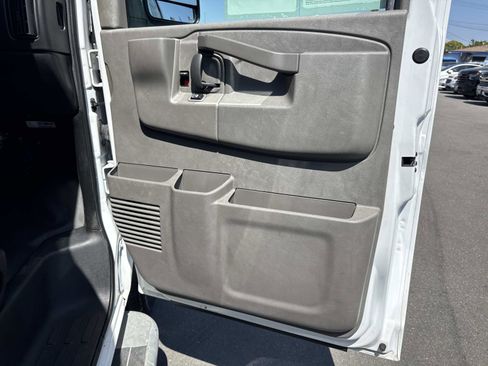 Used 2021 GMC Savana 2500 w/ Driver Convenience Package RWD image 25