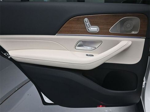 New 2026 Mercedes-Benz GLS 450 4MATIC image 25