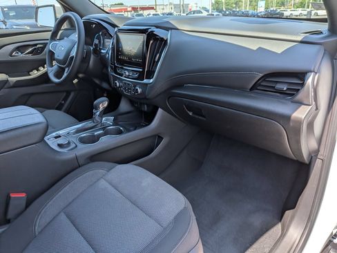 Used 2023 Chevrolet Traverse LT FWD image 28