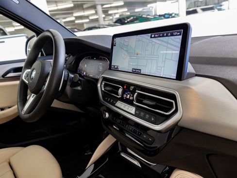 Certified 2025 BMW X4 xDrive30i image 29