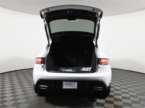 Used 2026 Porsche Macan AWD/4WD image 44
