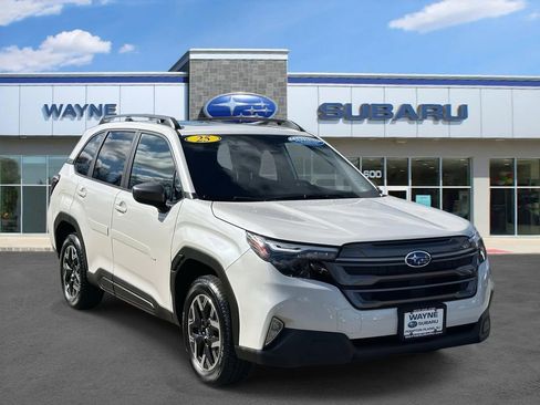 Certified 2025 Subaru Forester Premium AWD/4WD image 1
