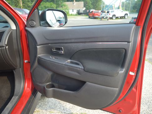 Used 2017 Mitsubishi Outlander Sport ES AWD/4WD image 25