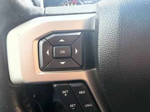 Used 2018 Ford F150 Lariat image 13