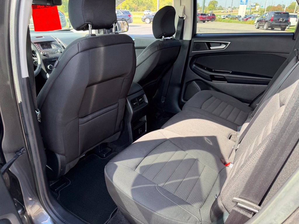 Used 2016 Ford Edge SEL FWD image 17