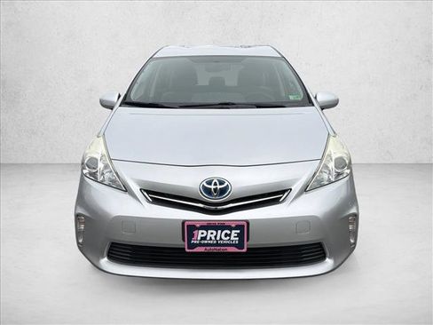 Used 2013 Toyota Prius V Three image 2