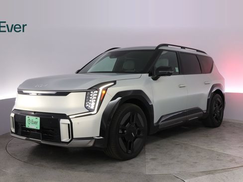 Used 2024 Kia EV9 GT-Line AWD/4WD image 2