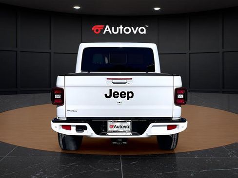 Used 2023 Jeep Gladiator Overland AWD/4WD image 3