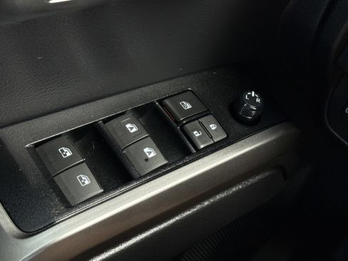 Used 2023 Toyota Tacoma SR5 AWD/4WD image 16