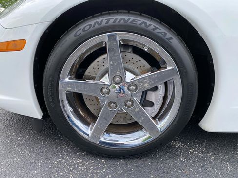Used 2007 Chevrolet Corvette Coupe w/ Performance Package RWD image 35
