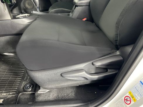 Used 2016 Toyota RAV4 XLE AWD/4WD image 34