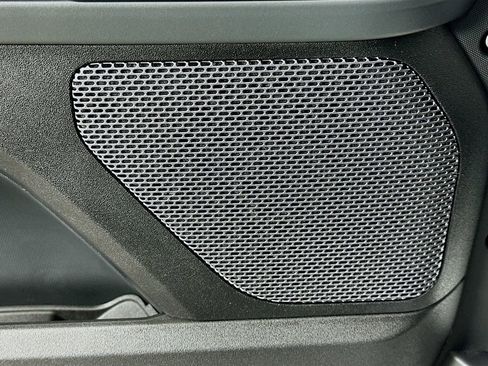 Used 2020 Land Rover Defender 110 X image 19