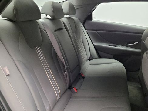 Used 2025 Hyundai Elantra SEL FWD image 19