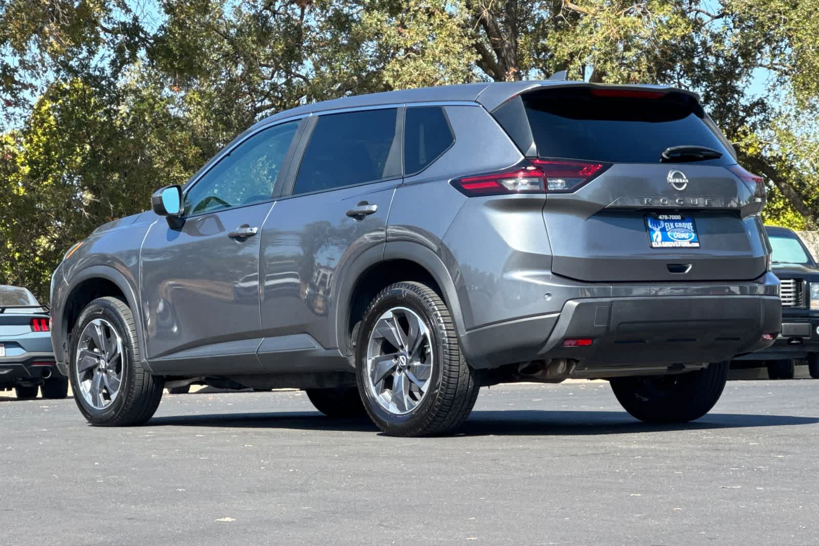Used 2025 Nissan Rogue SV FWD image 6