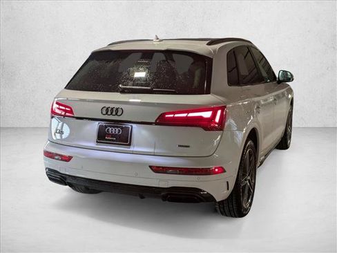 Used 2023 Audi Q5 e Prestige w/ Prestige Package image 5
