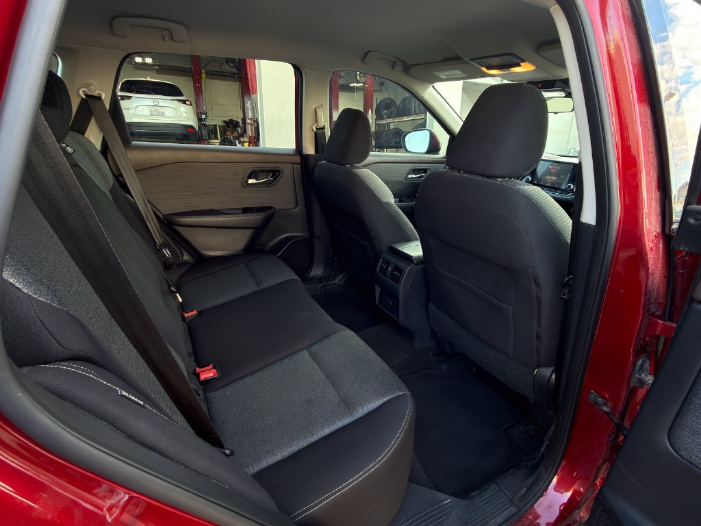 Used 2021 Nissan Rogue SV FWD image 27