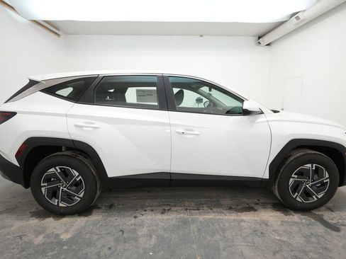 New 2026 Hyundai Tucson Blue SE image 10