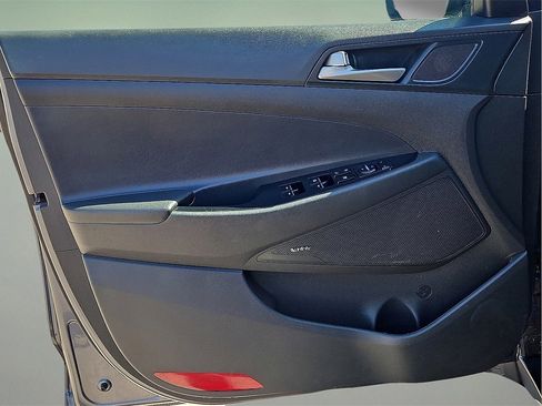 Used 2018 Hyundai Tucson Limited w/ Ultimate Package 02 image 21