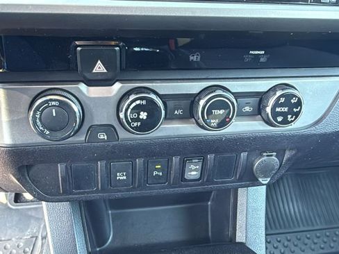 Used 2016 Toyota Tacoma SR5 w/ SR5 Appearance Package (DN) image 20