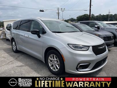 Used 2024 Chrysler Pacifica Touring-L